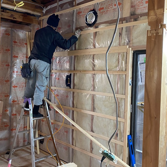 飾磨断熱改修：壁下地作り