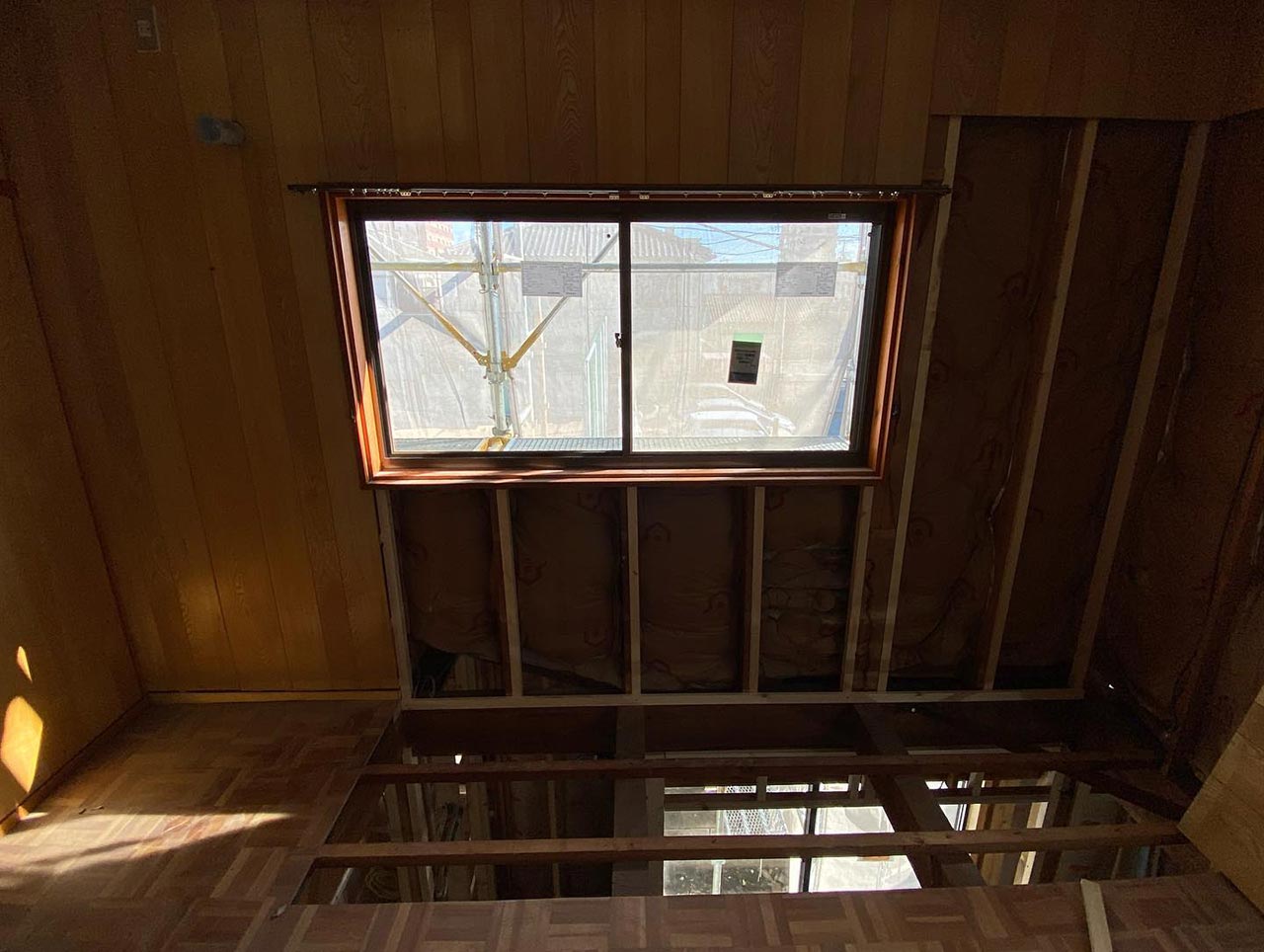 飾磨断熱改修：屋根採光　真空ガラス