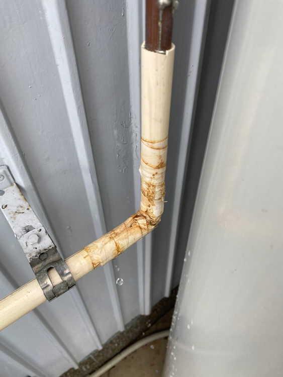 空き家管理：温水器水漏れ修理